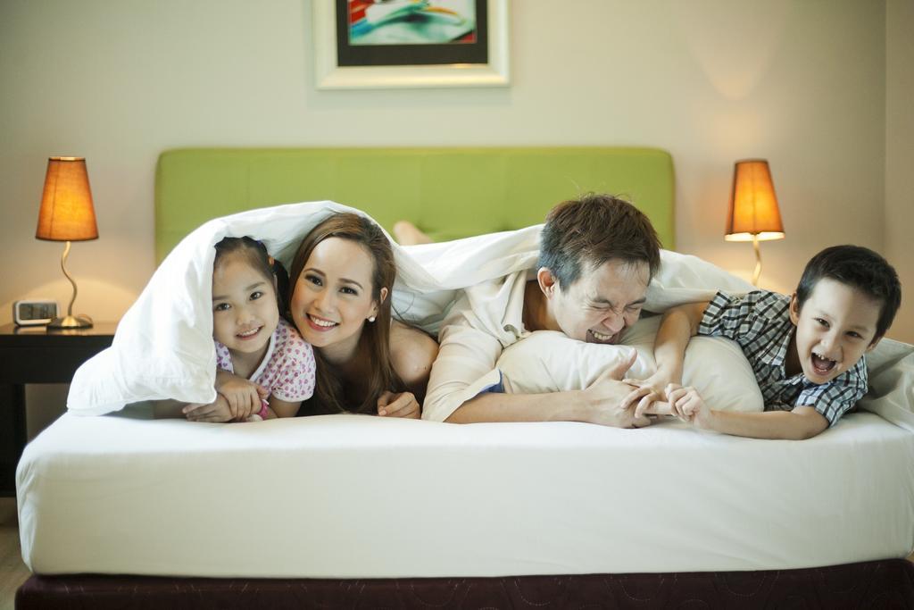 The Exchange Regency Residence Hotel Managed By Hii Pasig City Esterno foto